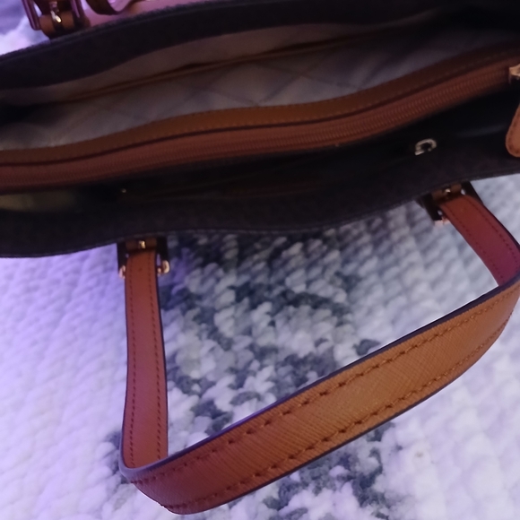 Authentic Michael Kors Jet Set Monogram Tote Bag - Picture 3 of 6